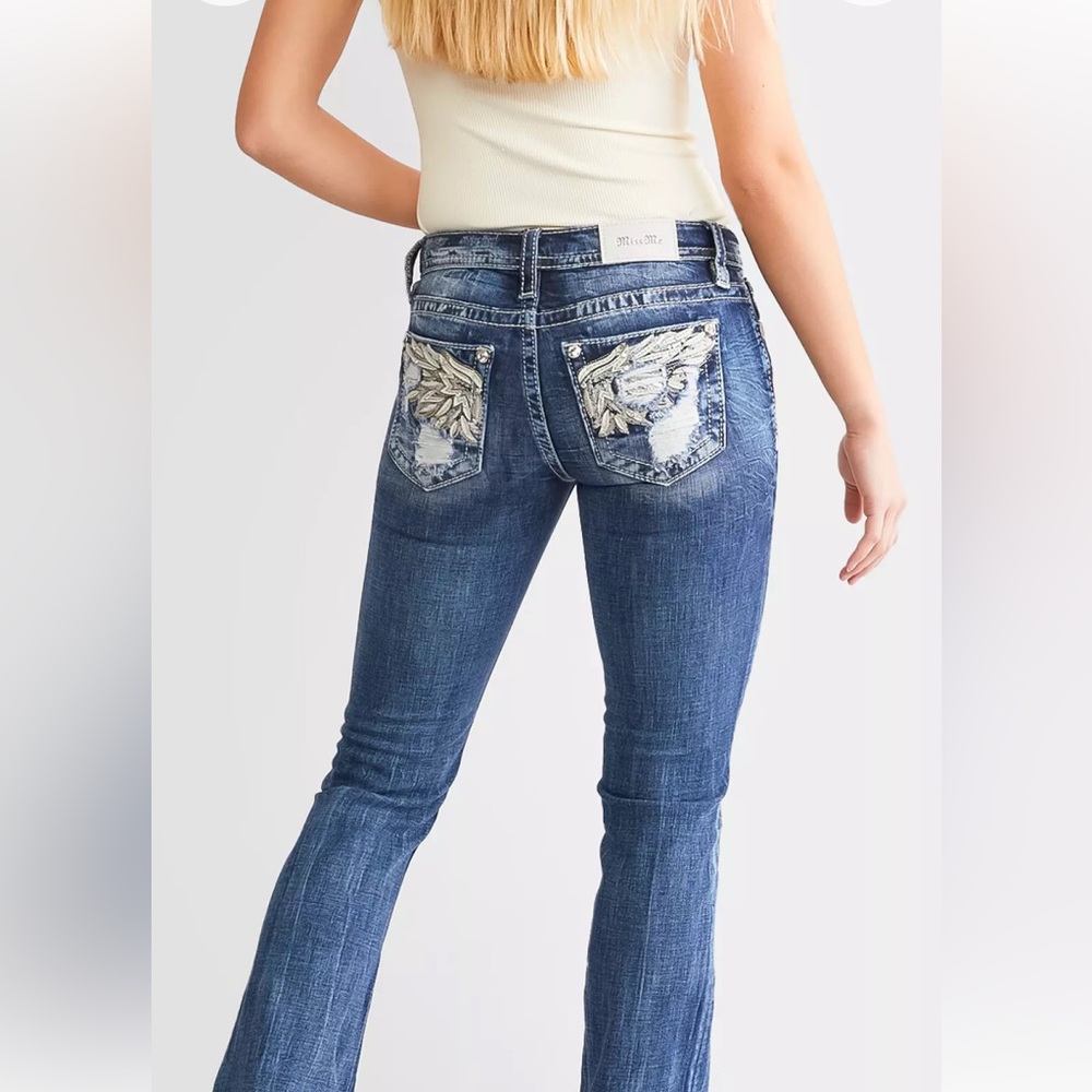 Women’s Low Rise Bootcut Jeans 28/34